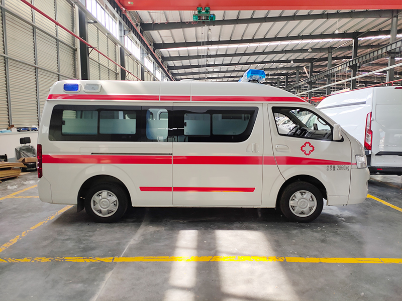 福田G7救護(hù)車(chē)圖片2