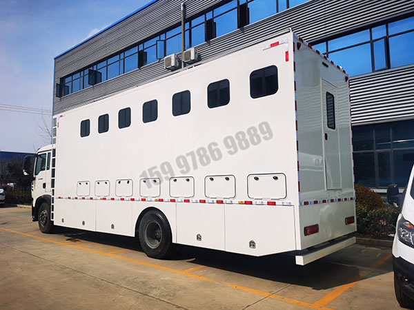 重汽HOWO 10坑位移動(dòng)廁所車圖片3
